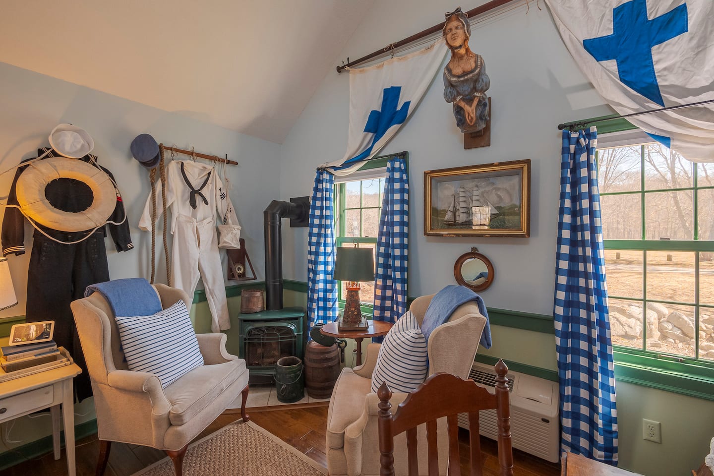 32819e7b 8d8b 4156 8156 0af0e6298330